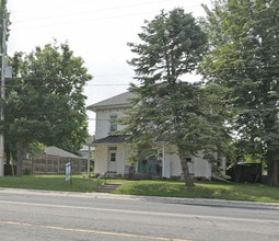 276 Main St E in Grimsby, ON - Building Photo - Building Photo