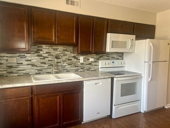 9350 E Girard Ave in Denver, CO - Building Photo - Building Photo