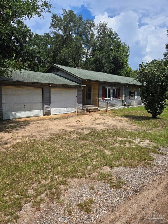 2410 Ladd Dr in Pensacola, FL - Building Photo