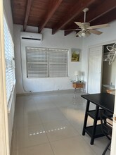 2532 SW 27th St in Miami, FL - Foto de edificio - Building Photo