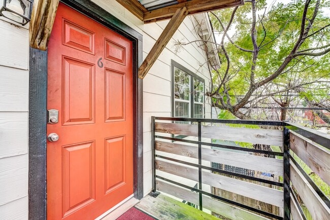 2720 Truxillo St in Houston, TX - Foto de edificio - Building Photo