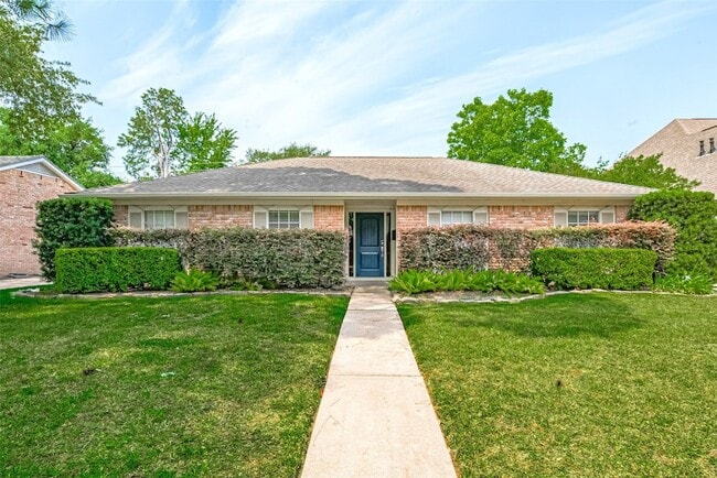property at 927 Carlingford Ln