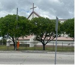 18301 SW 107th Ave in Miami, FL - Foto de edificio - Building Photo