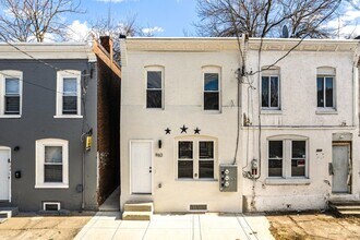 962 E Locust Ave in Philadelphia, PA - Building Photo - Building Photo