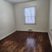 19024 Moross Rd in Detroit, MI - Building Photo - Building Photo