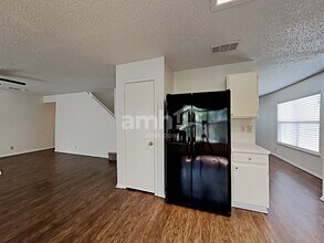 13352 Pecan Glade in San Antonio, TX - Foto de edificio - Building Photo