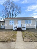 2417 S 10th St in St. Joseph, MO - Building Photo