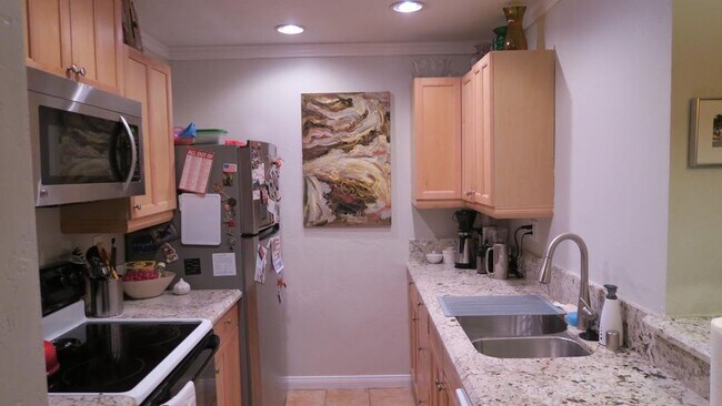6111 Rancho Mission Rd, Unit 113 in San Diego, CA - Building Photo - Building Photo