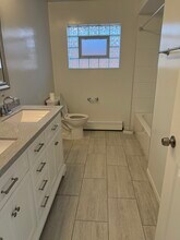 2442 N 77th Ct, Unit 2 in Elmwood Park, IL - Foto de edificio - Building Photo
