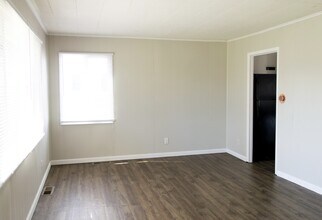 2373 Vale Dr in Dayton, OH - Building Photo - Building Photo