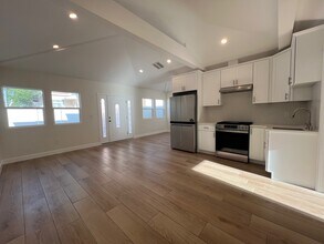1433 N Maple St, Unit ADU in Burbank, CA - Foto de edificio - Building Photo