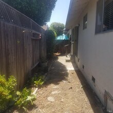 214 Cottonwood Cir in Healdsburg, CA - Building Photo - Building Photo