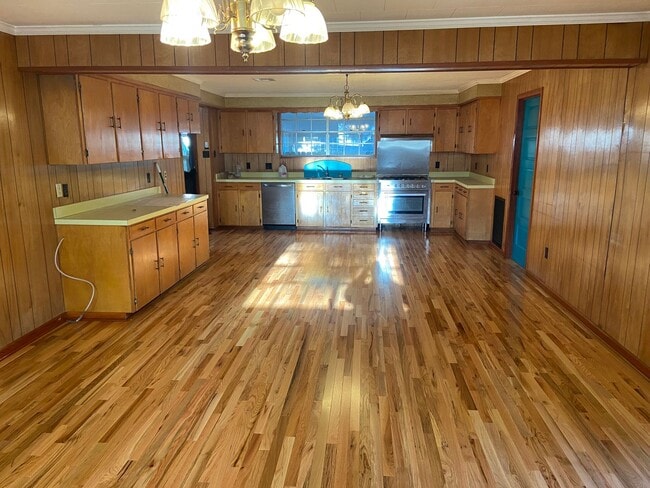 property at 1085 Cherokee St