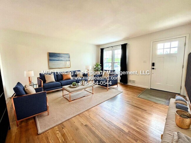 223 SW Opal Dr in Lee's Summit, MO - Building Photo - Building Photo