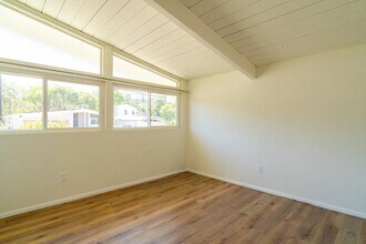 5418 Baja Dr in San Diego, CA - Building Photo - Building Photo