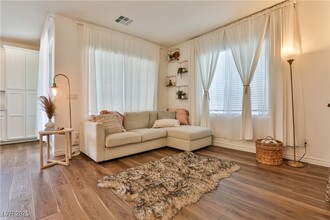 25 Barbara Ln in Las Vegas, NV - Foto de edificio - Building Photo