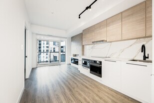 1050 Eastern Ave in Toronto, ON - Building Photo