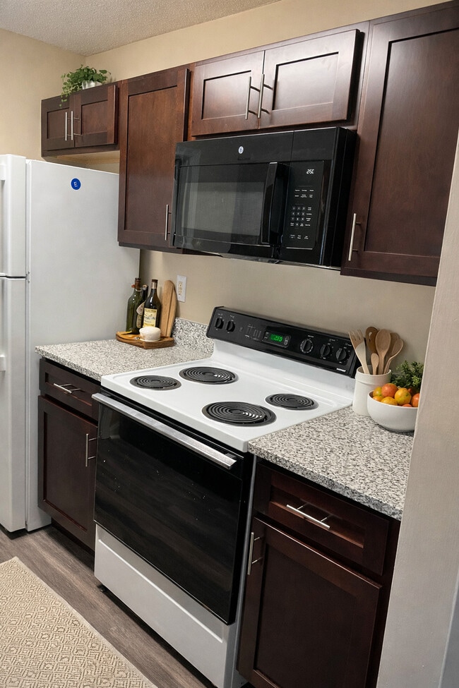 Walden Pointe in Griffin, GA - Building Photo - Building Photo