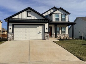 19979 Cornice St in Spring Hill, KS - Building Photo