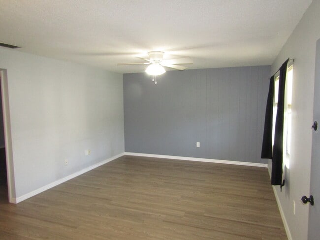 400 Base Ave E in Venice, FL - Building Photo - Building Photo