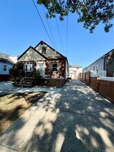 166 Belmont Blvd in Elmont, NY - Building Photo - Building Photo