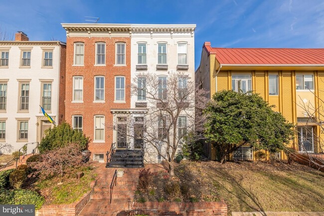 318 Constitution Ave NE, Unit Summerfield-918-3 Renovated in Washington, DC - Building Photo - Building Photo