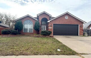 8732 Creede Trail in Fort Worth, TX - Building Photo