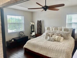 2861 N Oakland Forest Dr, Unit 304 in Oakland Park, FL - Building Photo - Building Photo
