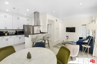 10914 Landale St in North Hollywood, CA - Building Photo - Building Photo
