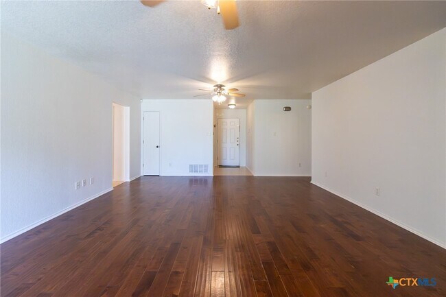 property at 4507 Aspen Dr