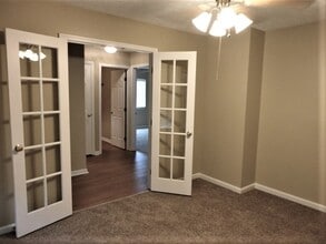9909 Olde Park Dr in Tipp City, OH - Foto de edificio - Building Photo
