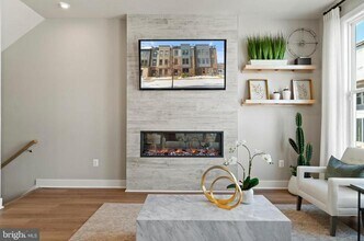 2459 Liberty Lp in Herndon, VA - Building Photo - Building Photo