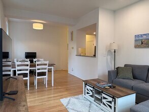 24 Concord Sq, Unit 12 in Boston, MA - Building Photo - Building Photo