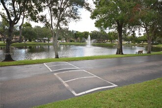 2119 Nova Village Dr in Davie, FL - Building Photo - Building Photo