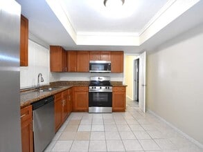 7630 Coral Blvd in Miramar, FL - Foto de edificio - Building Photo