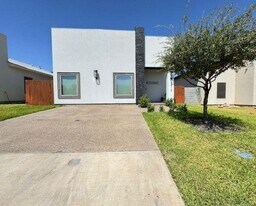 3810 Gia St in Laredo, TX - Building Photo
