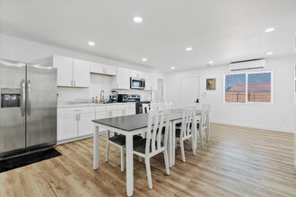 2956 E Mobile Ln in Phoenix, AZ - Building Photo - Building Photo