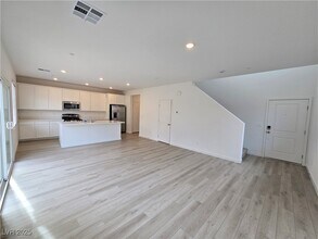 530 Preston Crst St in Henderson, NV - Building Photo - Building Photo