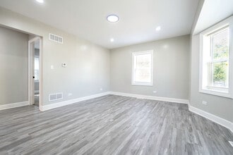 636 Emerald Ave in Chicago Heights, IL - Building Photo - Building Photo