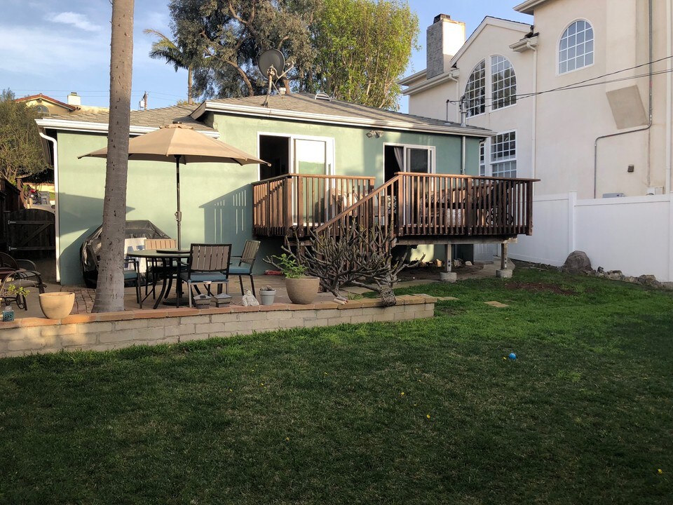 3401 Palm Ave in Manhattan Beach, CA - Building Photo