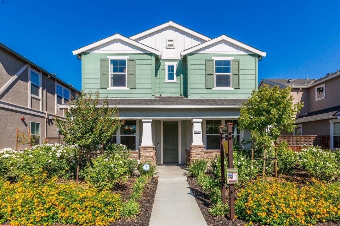 16740 San Dimas Ln in Morgan Hill, CA - Building Photo