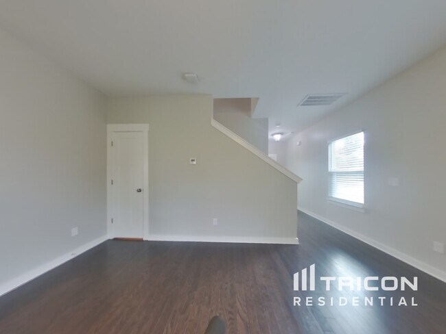 6014 Sentinel Dr in Spring Hill, TN - Foto de edificio - Building Photo