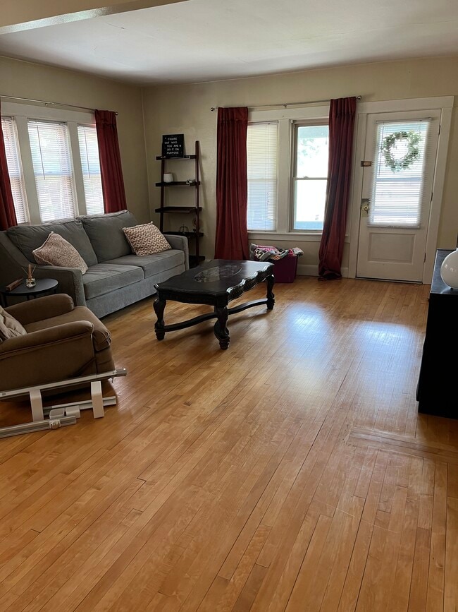 5322 W Wisconsin Ave, Unit Apt #2