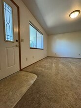 151 N 8th St in Coos Bay, OR - Foto de edificio - Building Photo