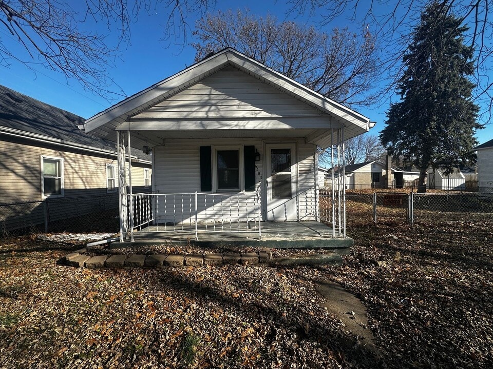 6303 Sherman St in St. Joseph, MO - Building Photo