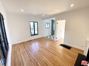 7956 Norton Ave in West Hollywood, CA - Building Photo - Building Photo