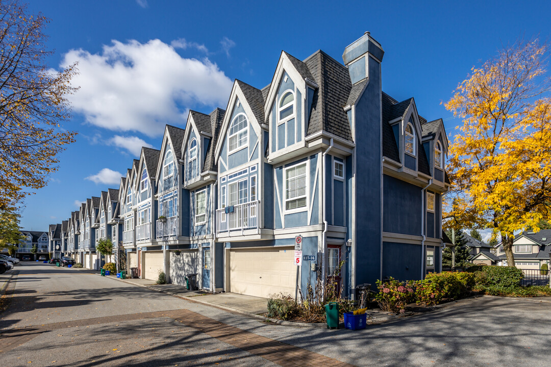 Normandie in Richmond, BC - Building Photo