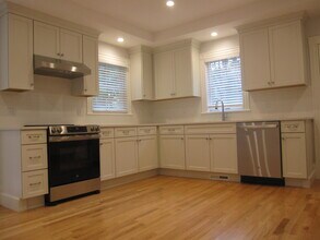 567 Commonwealth Ave in Newton, MA - Building Photo - Building Photo