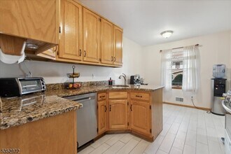 675 Raritan Rd in Clark, NJ - Building Photo - Building Photo