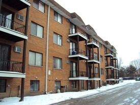 1442-1446 Carriage Ln in Westmont, IL - Building Photo